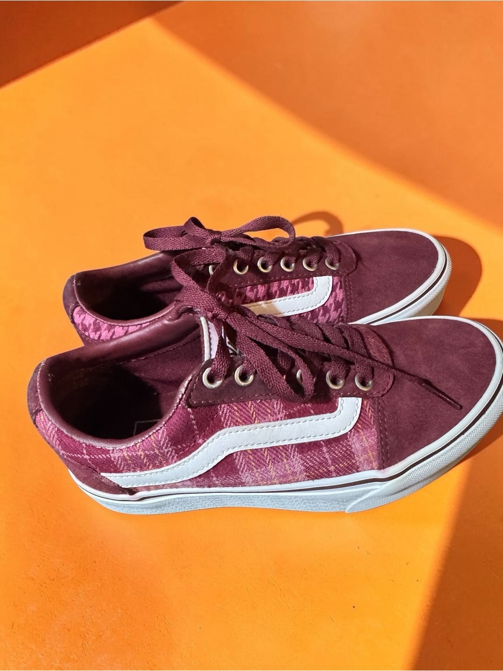 Vans Old Skool Burgundy/White Low-Top Plaid Suede Womens Sneakers SZ 6